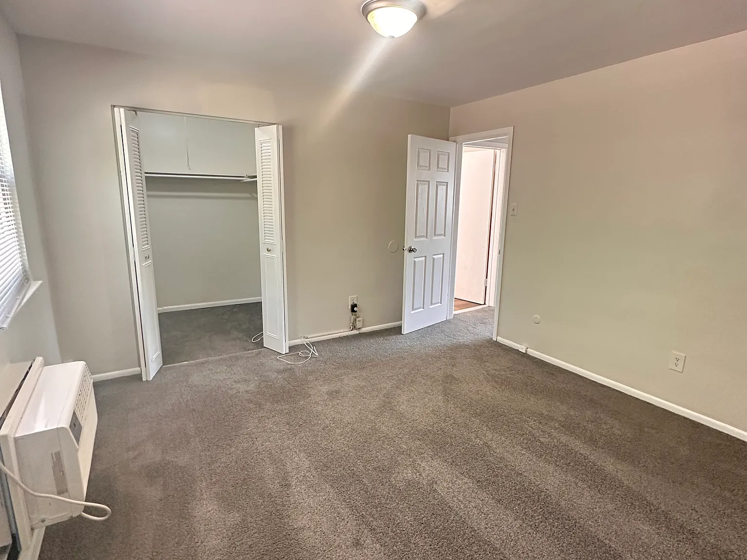 1 bed, $1,300 — Photo 2