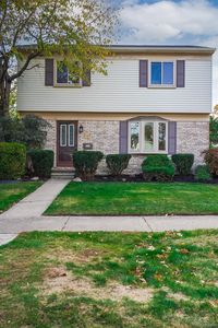 547 Orchard St, Wyandotte, MI, 48192