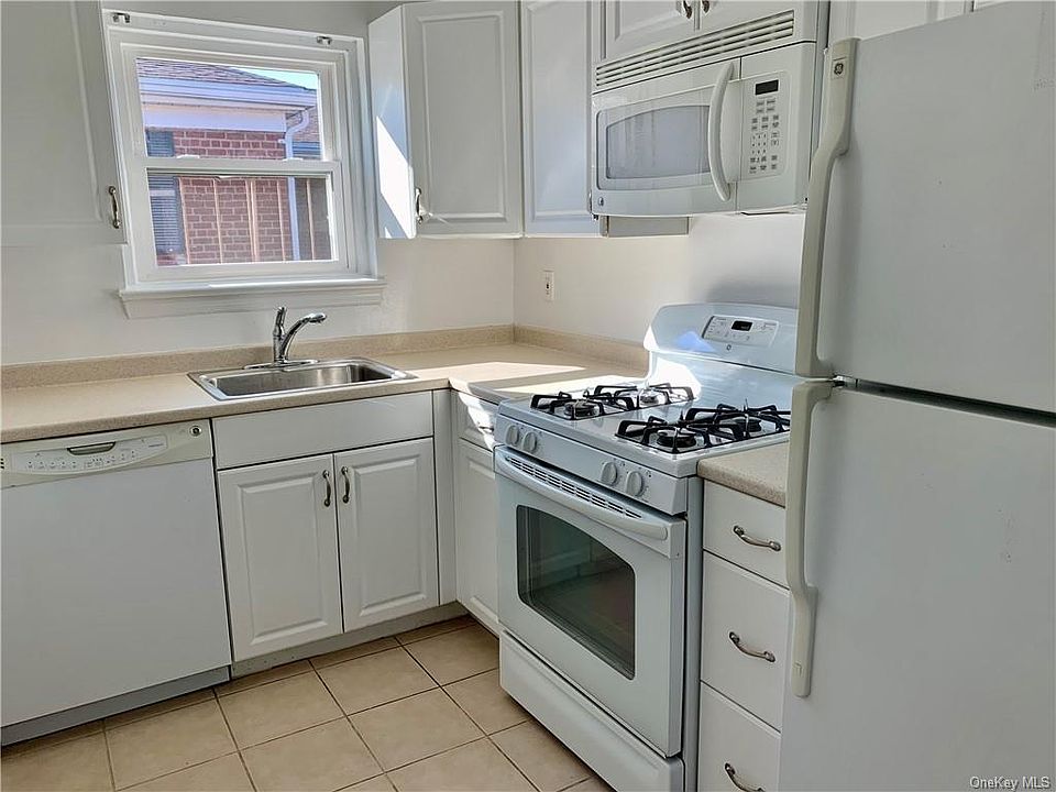 1st image of 1833 Palmer Ave #3E
