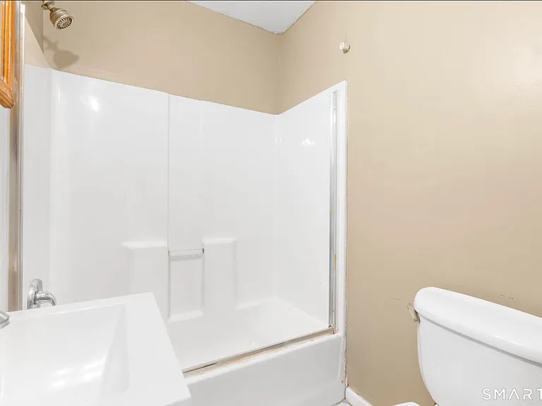 40 Bond St #1 — Photo 8