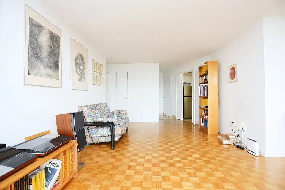 11 Wincott Dr #1202