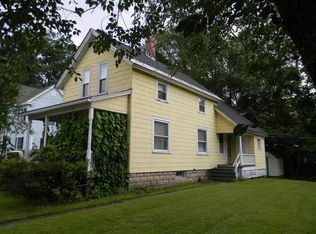 39 Beech St, Greenfield, MA 01301