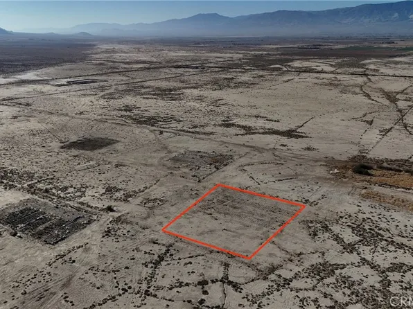 738 Lincoln Rd, Lucerne Valley, CA 92356