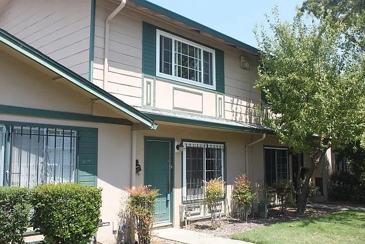 304 Heredia Ct photo 1