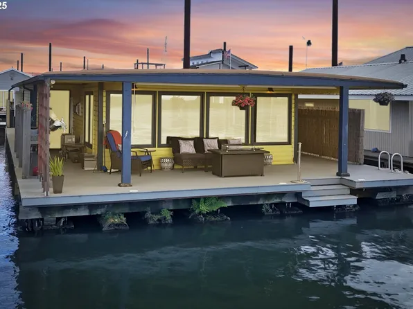 1893 N Jantzen Ave, Portland, OR 97217