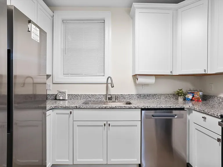 34 W Franklin St #3 — Photo 20