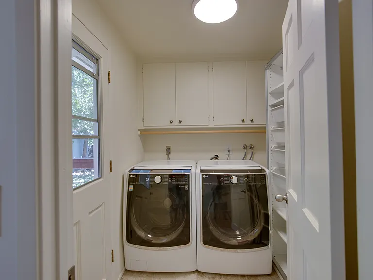 2495 Lucca Ave — Photo 6