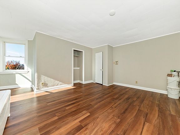 4th image of 200 E Antietam St #4