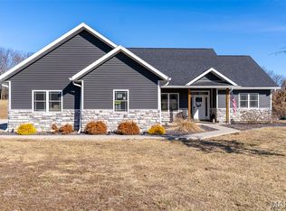 56900 Patriot Ln, New London, MO 63459