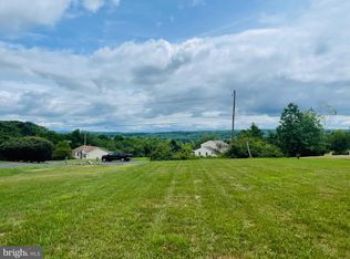 1082 Indian Dr, Auburn, PA 17922