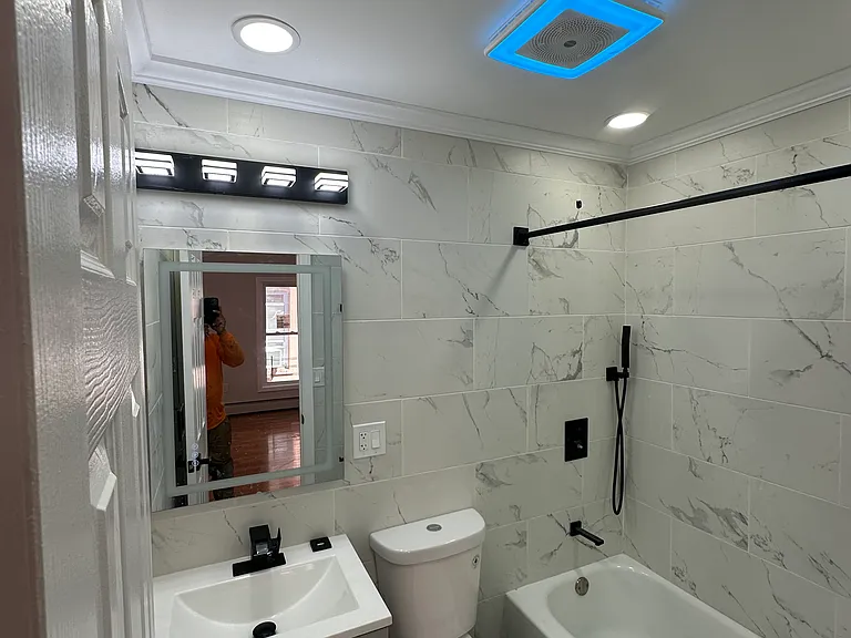 2559 Cruger Ave #2 — Photo 4