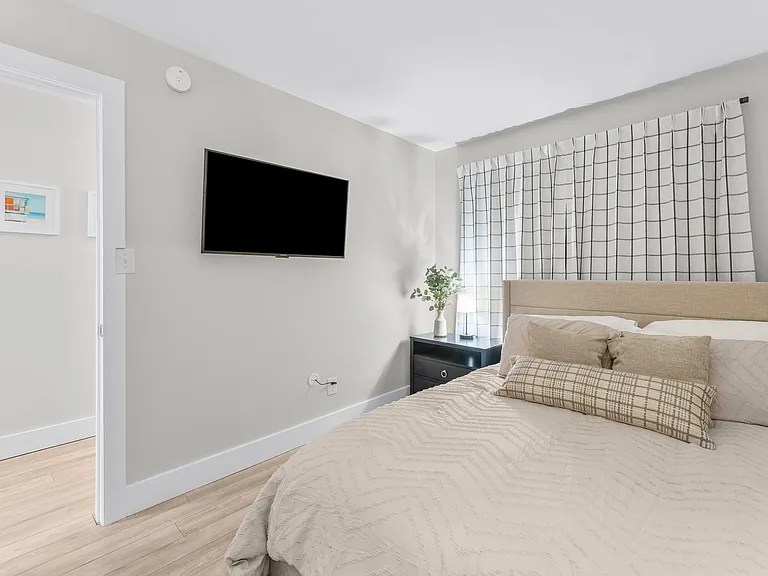 5801 Thomas Dr #824 — Photo 25