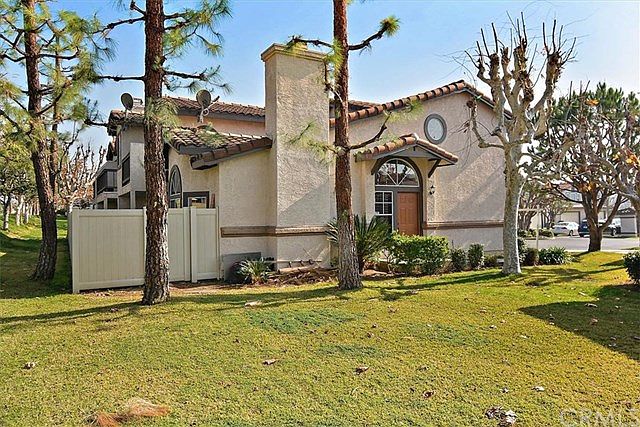 1st image of 815 Castlebury Ct