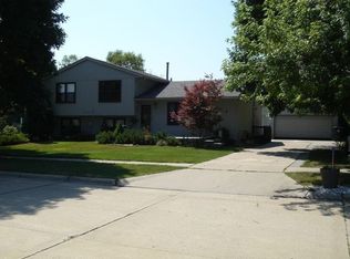 1818 Donald Dr, Cedar Falls, IA 50613