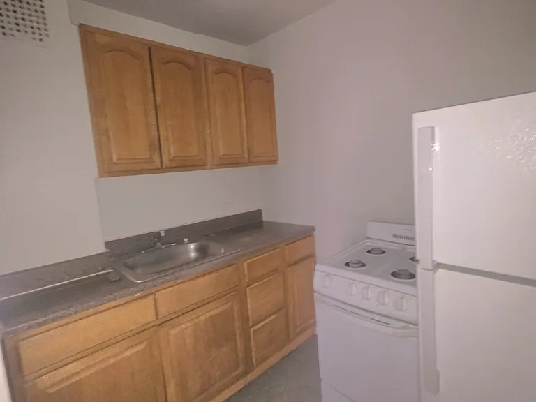 5 Vine St #2 — Photo 6