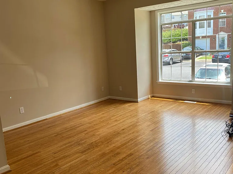 402 Dundee Pl — Photo 18