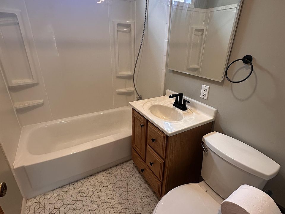 Main bathroom