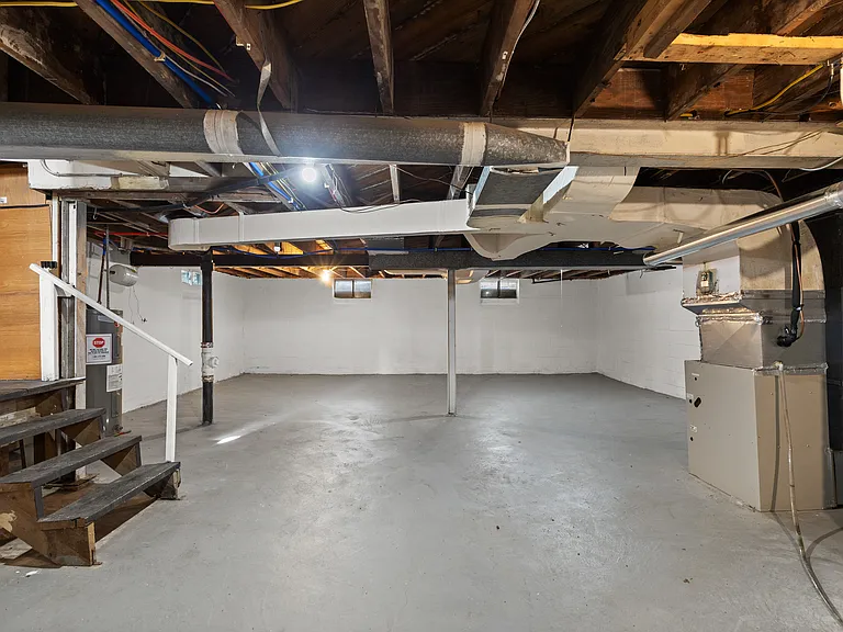 323 Ames Pl — Photo 16
