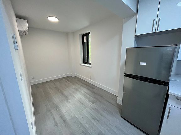 5th image of 300 E 96th St APT 2A