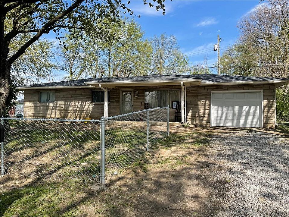 2nd image of 3777 Whenner Dr