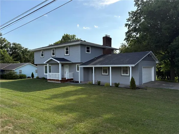 5602 S 40th St, Saint Joseph, MO 64503