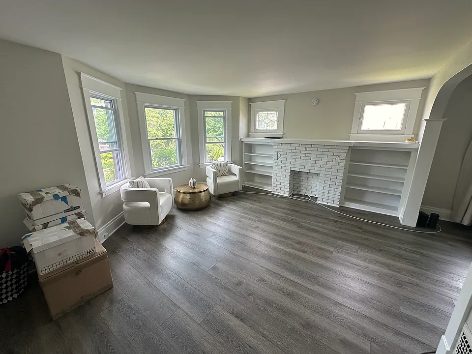 55 Rand Ave #2