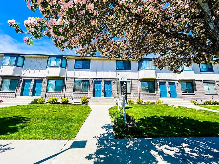 Aspen Cove Townhomes — Photo 19