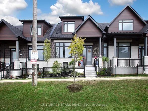 18 Vern Robertson Gate, Uxbridge, ON L9P 0R9
