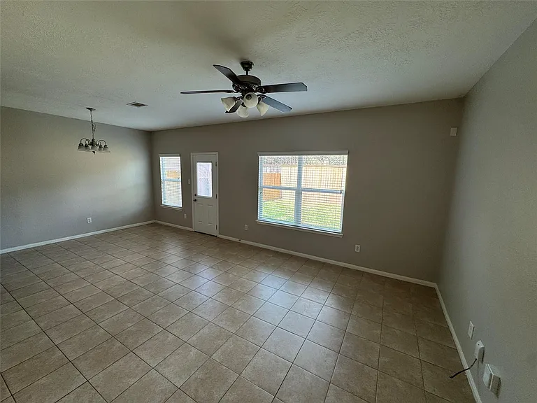 17146 Amarose — Photo 2