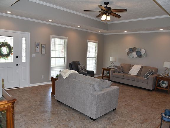4th image of 101 Britton Dr