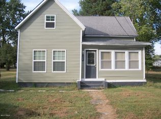 308 Walnut St, Carrier Mills, IL 62917
