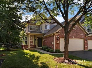 292 Jennifer Ct #1, Gurnee, IL 60031