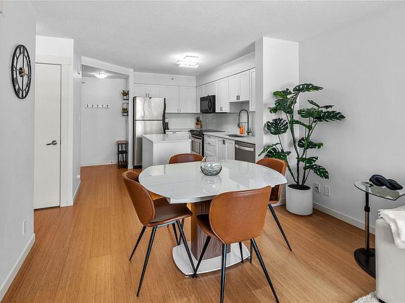 3rd image of 751 Fairfield Rd #501