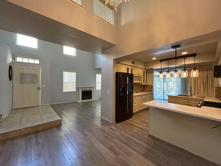 15743 Pepper St — Photo 2