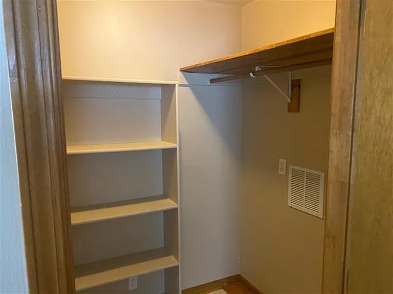 311 E Culton St — Photo 12