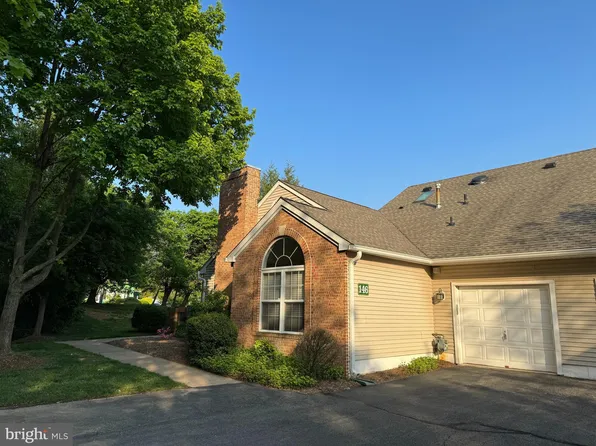 146 Woolsey Ct, Pennington, NJ 08534