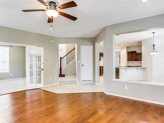 5th image of 343 Spanish Moss Dr