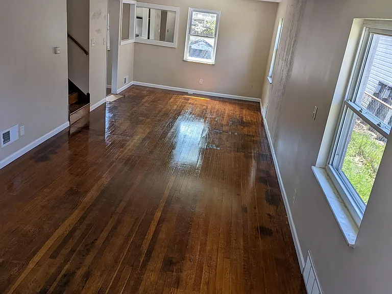 233 Cook Ave — Photo 3