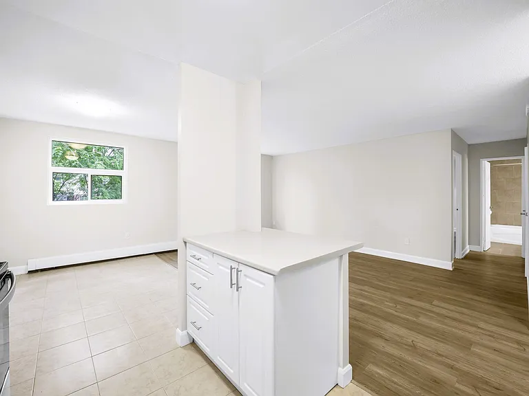 17 Barker St — Photo 16