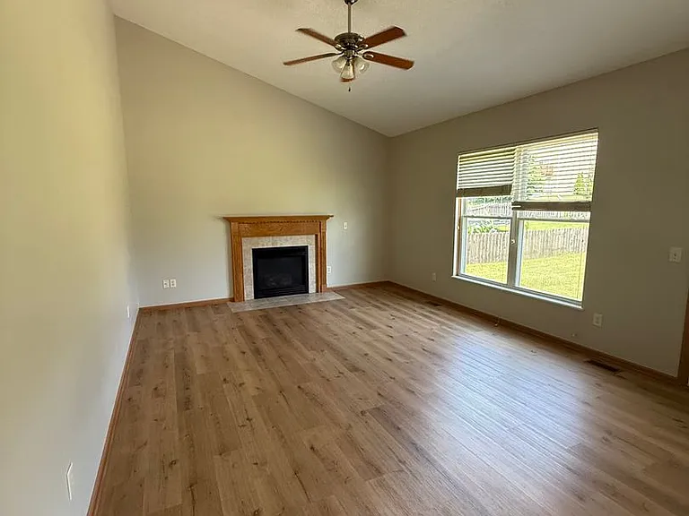 544 Sycamore Dr — Photo 7