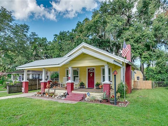 3rd image of 2409 Circle Dr