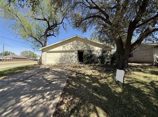 5002 Longhorn Trl, Garland, TX 75043