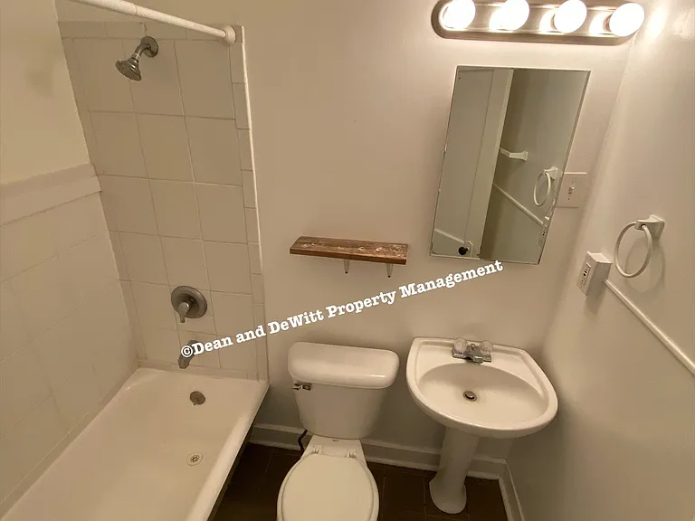 456 13th Ave NE #4 — Photo 7