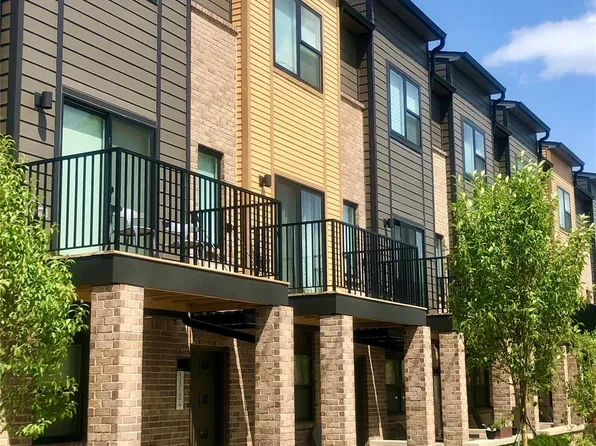 23606 Parkview Ln #22, Farmington, MI 48336