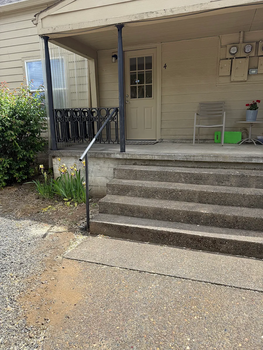 Building Photo - 4819 NE Hazel Dell Ave #4