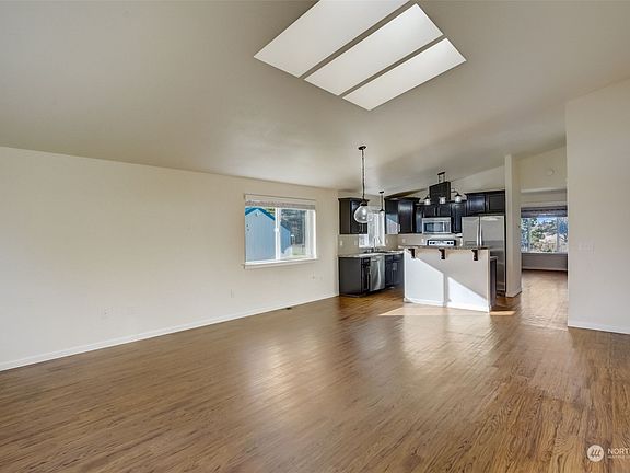 5th image of 10403 23rd Avenue E