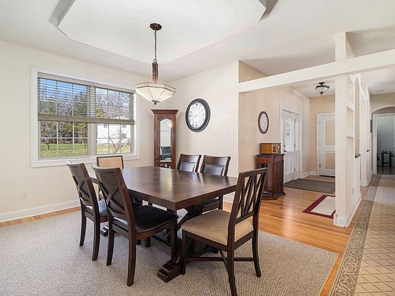 5th image of 9011 Park Valley Ct