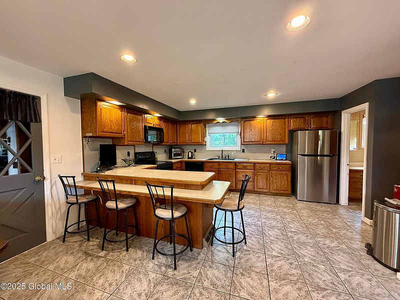 2nd image of 9 Thomas Avenue