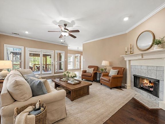 2nd image of 615 Stewart Rd