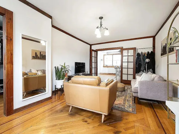 146 North Seventh Street image 31 of 36